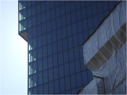 Prime Tower Eckdetail mit Gegenlicht